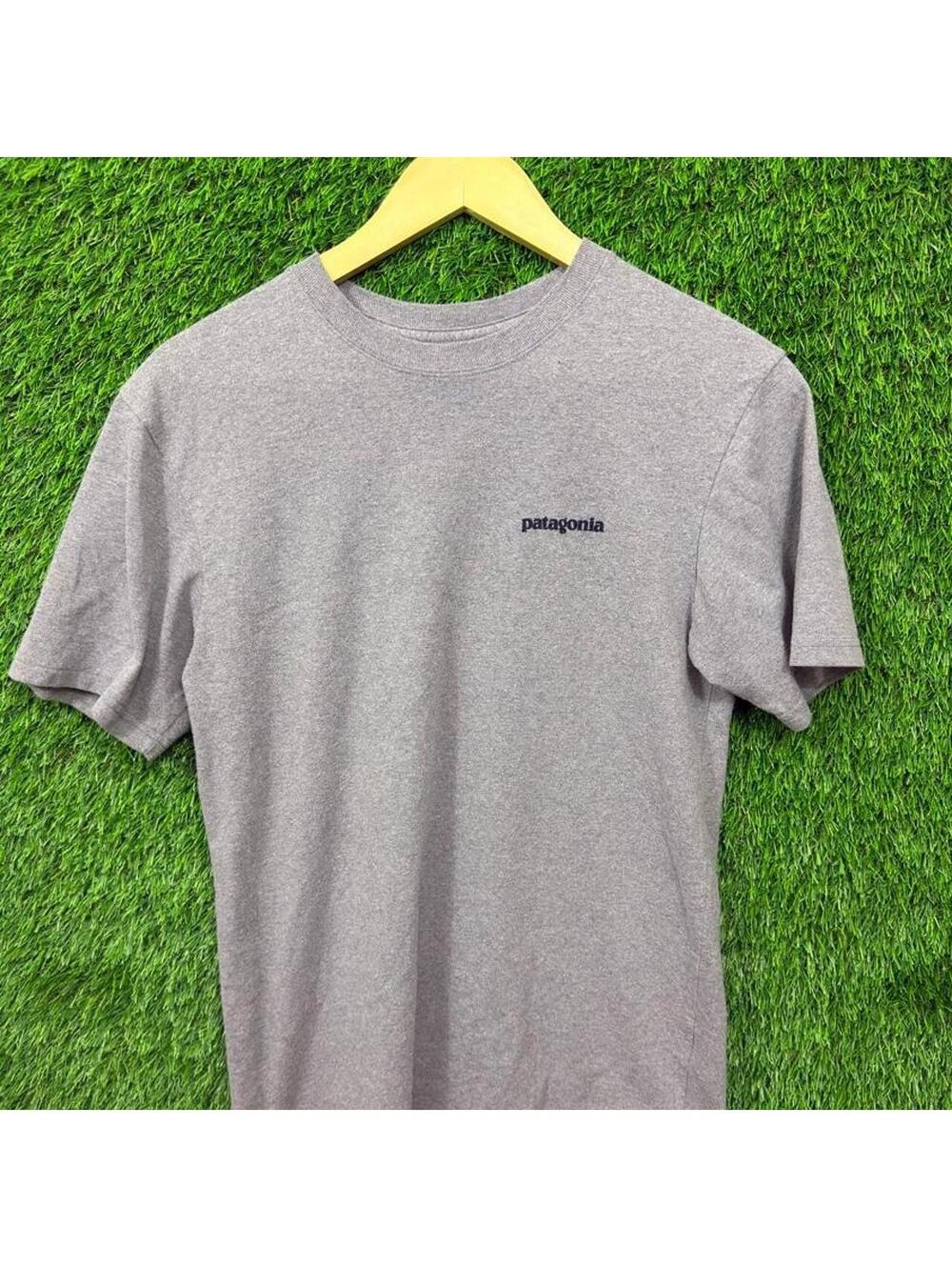 Patagonia P-6 Logo Responsibili-Tee Gray Graphic T-Shirt Size S